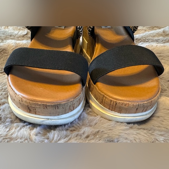 Steve Madden Platform Sandals 9.5 - Picture 5 of 6